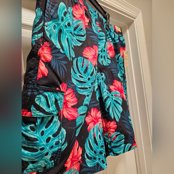 Sold. NWT. Caribbean Swimwear Mens' swim shorts. Size XL. - Picture 6 of 9